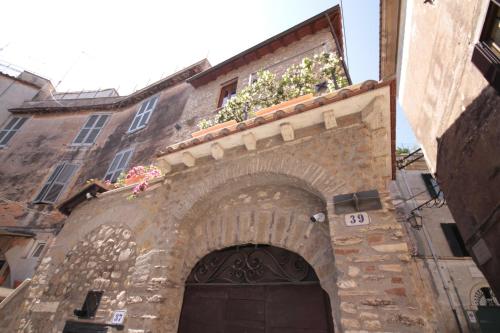 Entrance, Torre Sant'Antonio in Tivoli