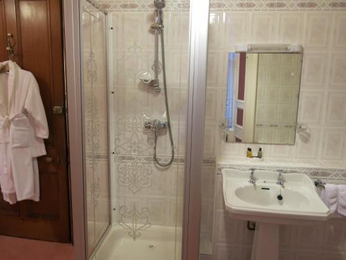 Pitlochry Dundarach Hotel - image 3