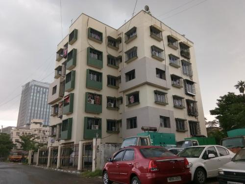 Contemporary 3BHK Apartment next to Acropolis Mall near Ruby