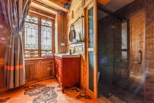 2 bedrooms, 4 beds