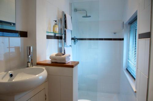 Onefifty, Cowes (foto 6)