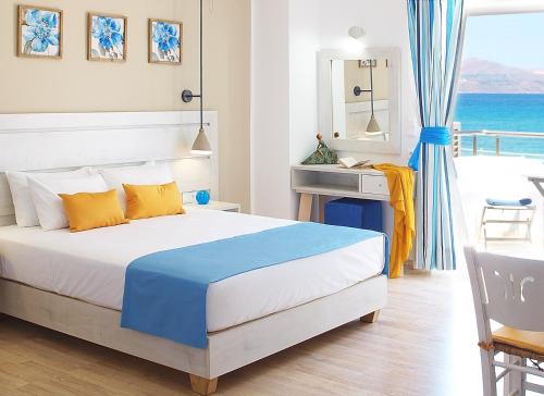 1 queen bed, 1 sofa bed, 1 futon bed