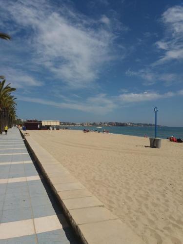 Economico apartamento 2a linea playa 2