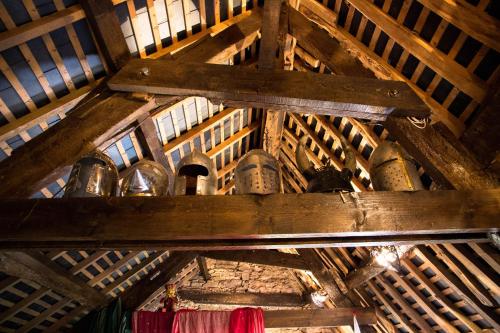 Authentic Knight's Templar Chamber at Chateau Le Mur - Location saisonnière - Carentoir