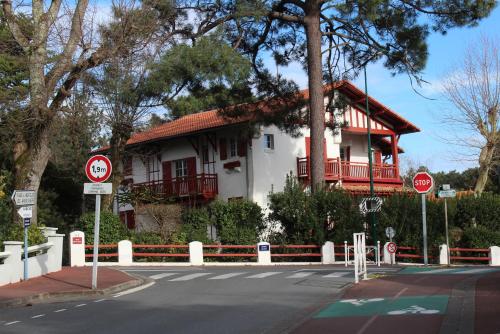 Studio cabine 4 Pers + balcon a 250m plage Pereire