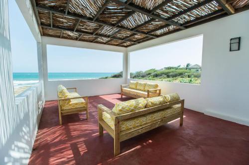 발코니/테라스, 트레저 비치의  (20m², 침실 1개, 프라이빗 욕실 1개) (Turtles' Nest Villa, on Treasure Beach Jamaica.) in 트레저 비치