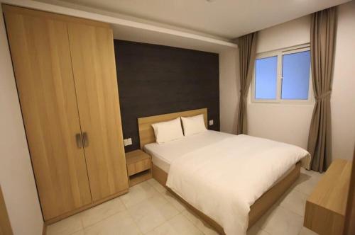 Ideal Time Apartment Ideal Time Apartment is perfectly located for both business and leisure guests in Nha Trang. The property has everything you need for a comfortable stay. Service-minded staff will welcome and guide yo