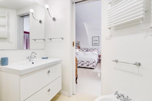 Al Portico 39 apartment with terrace, Roma (foto 4)