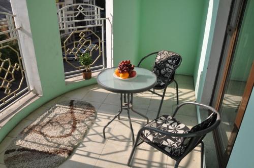 2 Bedrooom In CENTER - image 2