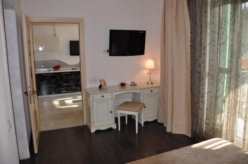 2 Bedrooom In CENTER - image 3