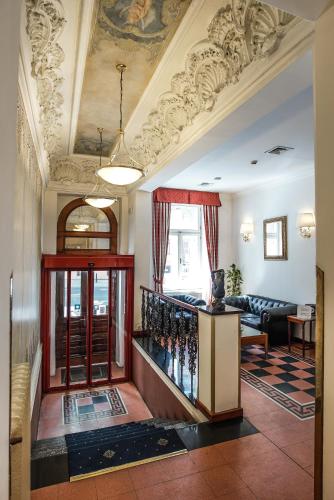 Lobby, Hotel Tivoli Prague near St Cyril and St Methodius Cathedral