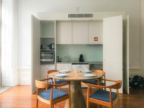 Downtown Colosseum Apartments 5