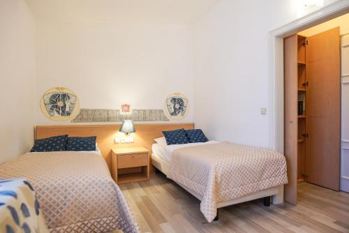 Double Room image 8