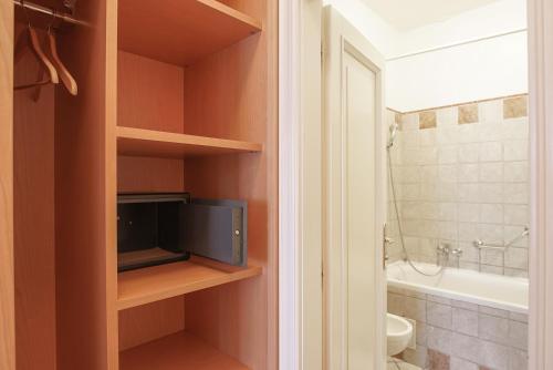 Double Room image 2