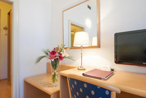 Hotel Tivoli Prague - image 13