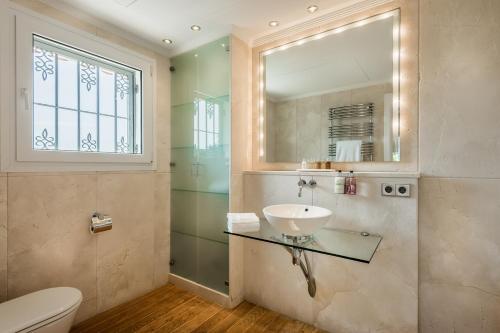 The Residence by the Beach House Marbella - image 10