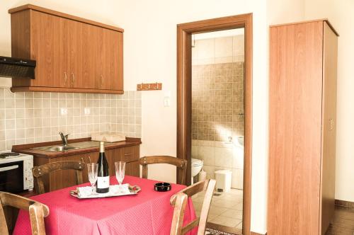 Menelaos Apartments - image 3