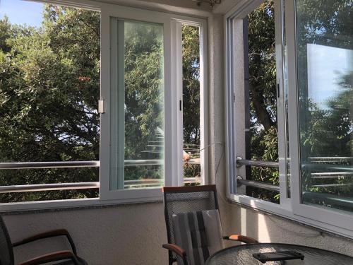 Lovely apartment on the beach with free parking