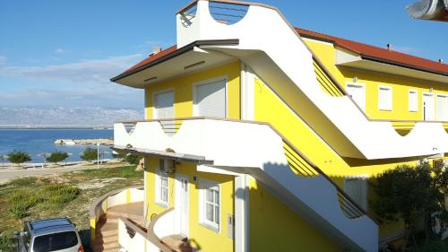  Elia, Ferienwohnung in Vir