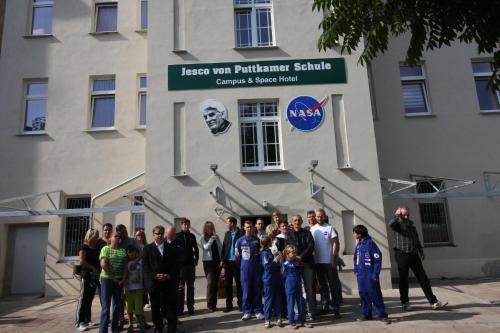 Space Hotel im Campus der JvP Schule