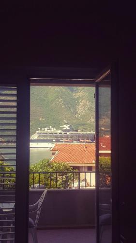 Room With Sea View - main image