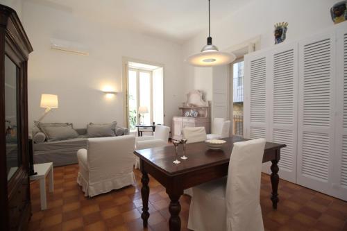  Casa Elide Centro Storico, Ferienwohnung in Tropea