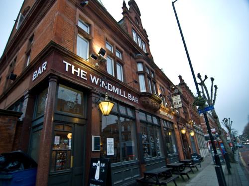 The Windmill Hotel, Londra