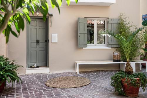 Artemide city places- Petite Apartments 3