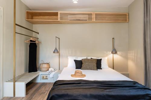 Artemide city places- Petite Apartments 1