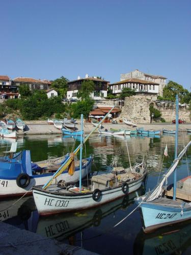 Victoria Hotel Nessebar - image 3