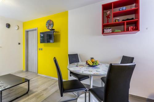 Sweet Escape - PRIVATE PARKING PLACE, Split (photo 2)
