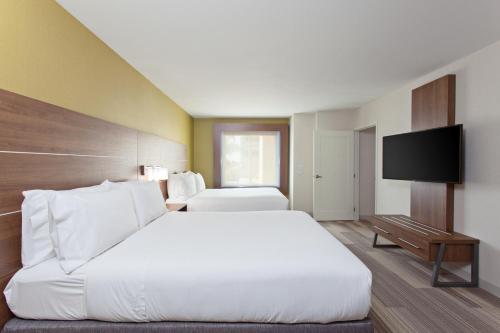 Holiday Inn Express & Suites Pasadena - Los Angeles by IHG in Pasadena, USA