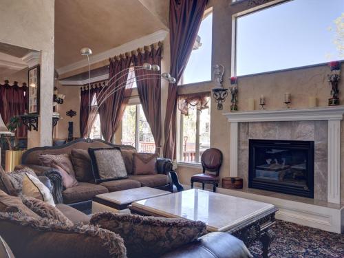 Gateway to Luxury 5573SF 5BR 2KS & 4QS Beds 4BA 3FP Sleeps 12 - image 2