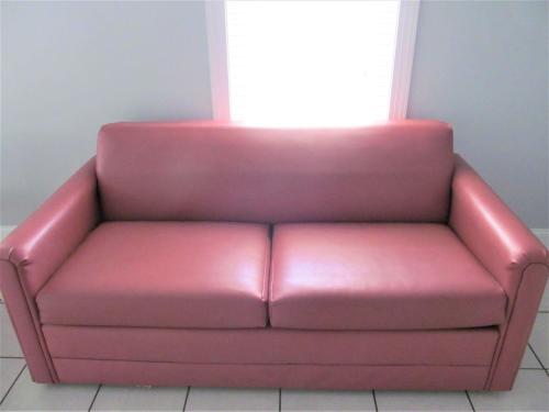 2 bedrooms, 3 beds