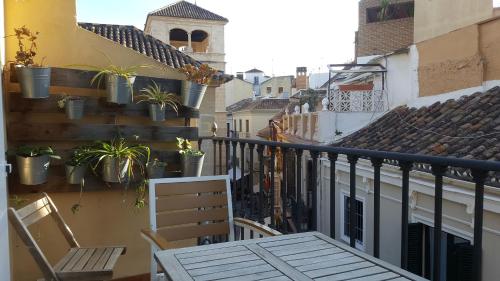 APT GUADALHORCE by Malaga Picasso Rentals Selection, Málaga
