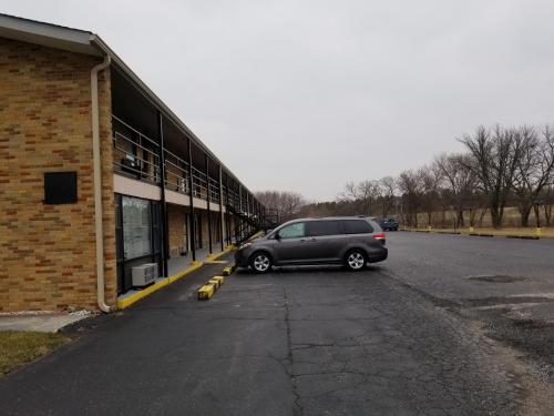 Spring Valley Inn - image 2