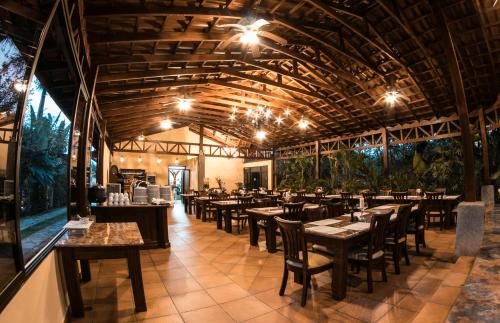 Restaurant, Paradise Hot Springs in La Fortuna