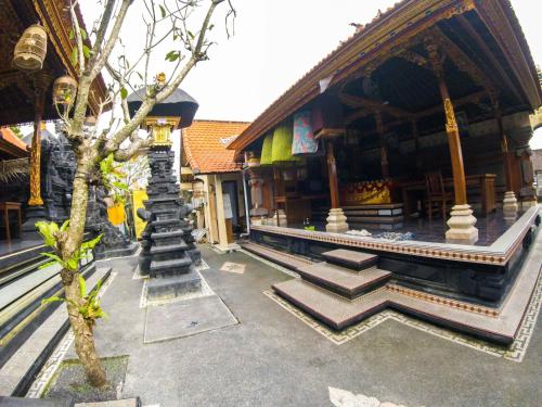 Putu Guest House