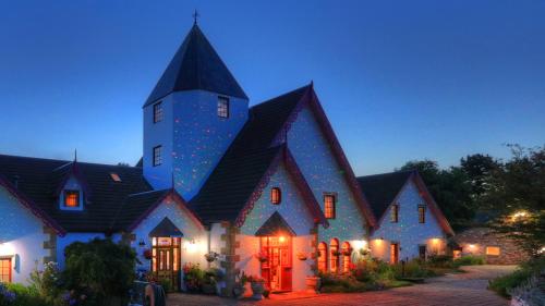 Exterior view of Hatchers Richmond Manor Hotel