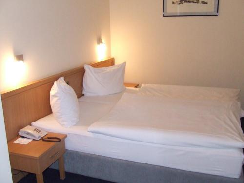 2 twin beds