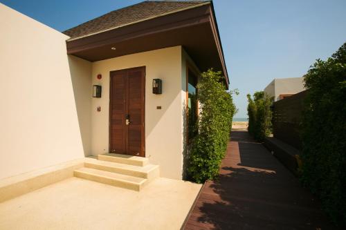 Triple Tree Beach Resort Triple Tree Beach Resort