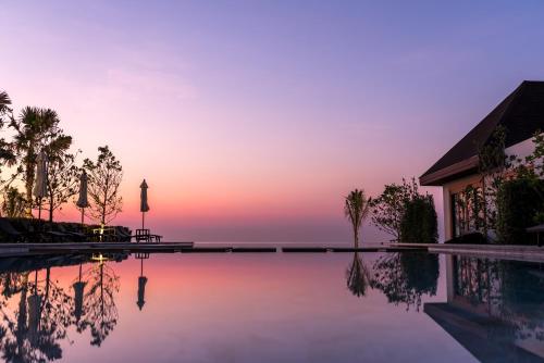 Triple Tree Beach Resort Triple Tree Beach Resort