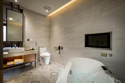 room detail thumbnail 2