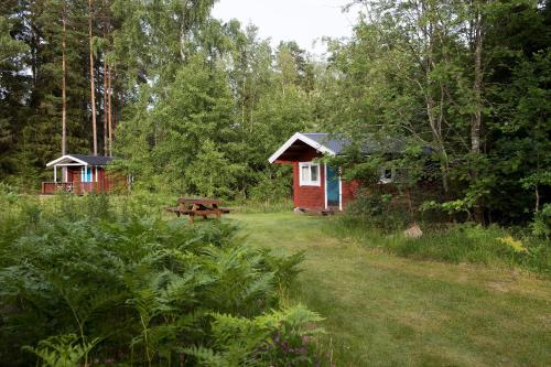 Cottage with Shared Bathroom (5 Adults)