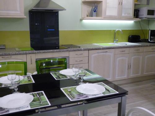 ห้องครัว, VILLA MAISON BLANCHE TULLE 1 à 4 personnes (VILLA MAISON BLANCHE TULLE 1 a 4 personnes) in ตูล