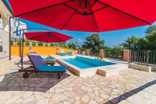  Apartment Nono with pool in Kaštelir