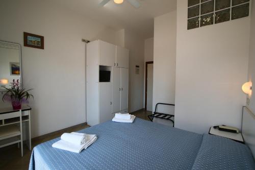 Double or Twin Room with Balcony image 1