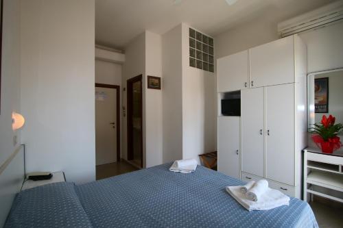 Double or Twin Room with Balcony image 5