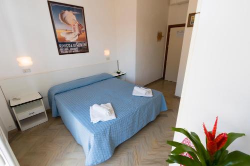 Double or Twin Room with Balcony image 8