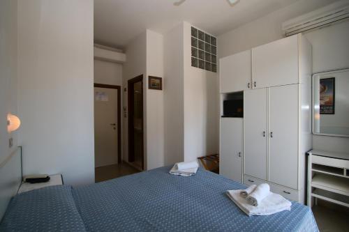 Double or Twin Room with Balcony image 2